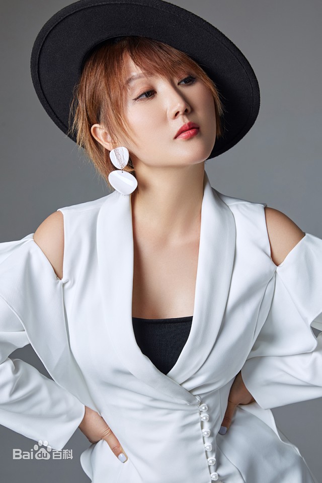 蒋雪儿经纪公司经纪人电话17052226000（同步微信）_明星家族