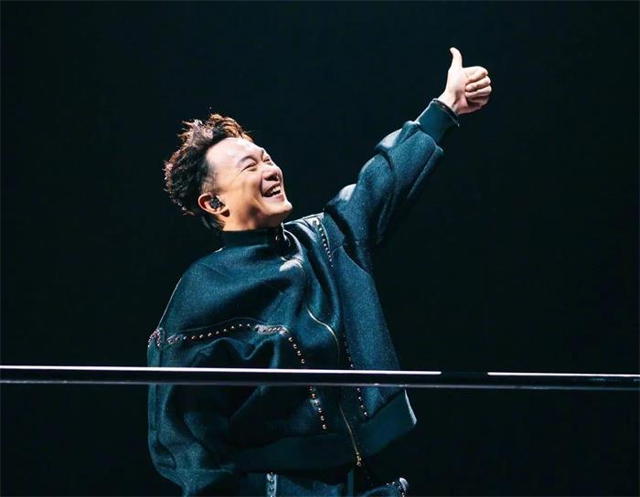 陈奕迅