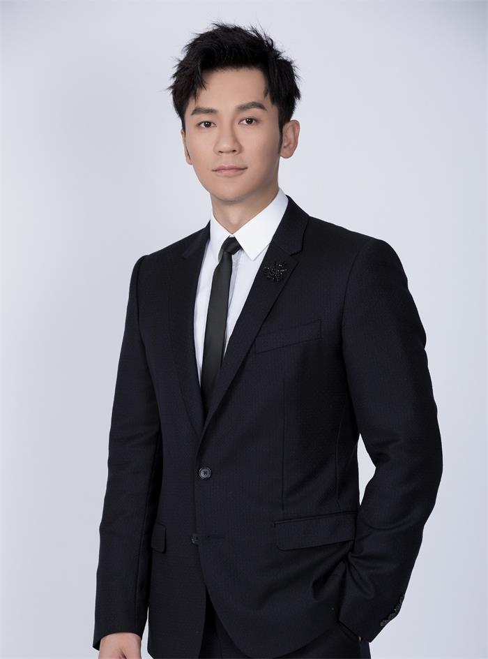 李晨