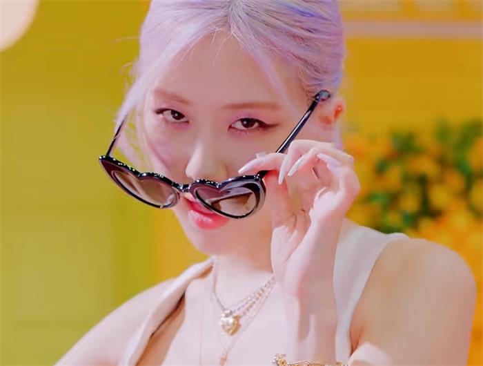 朴彩英ROSÉ