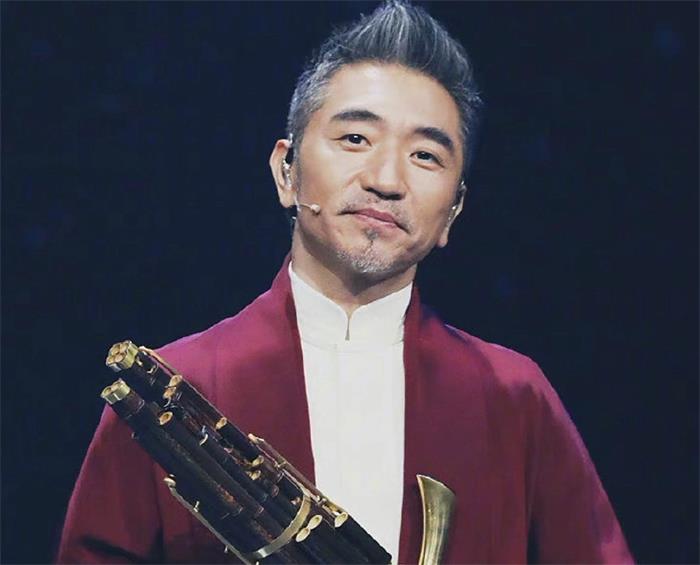 吴彤