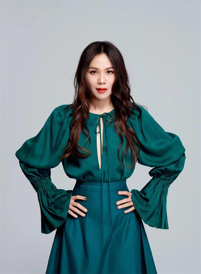 蔡健雅 职 业：歌手、词曲作者、音乐制作人