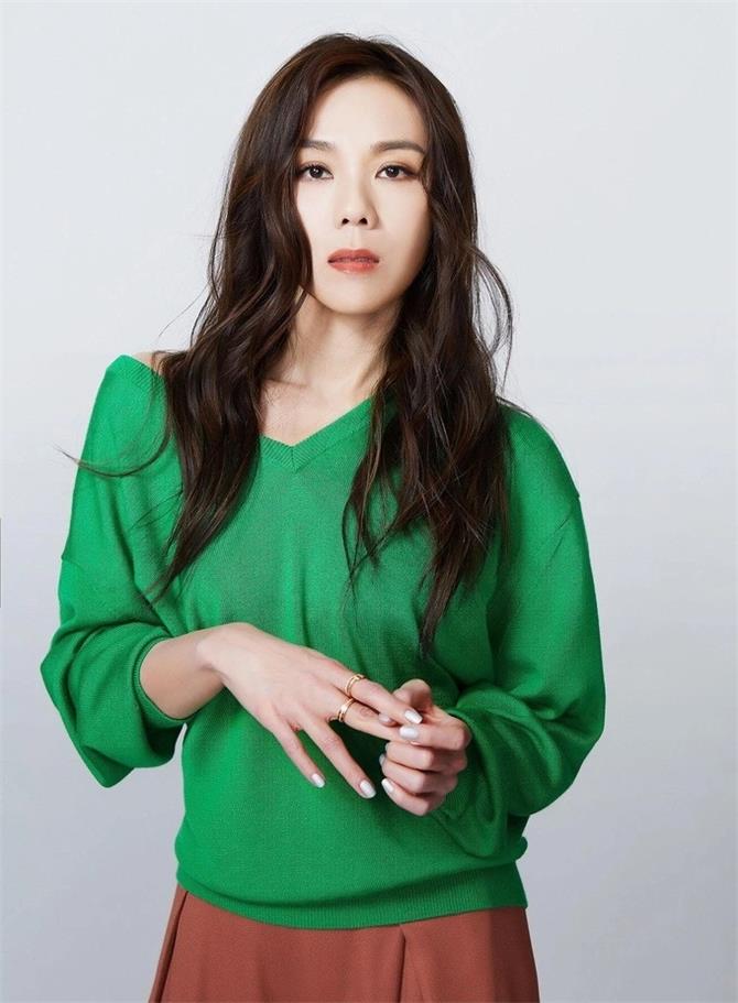 蔡健雅 职 业：歌手、词曲作者、音乐制作人