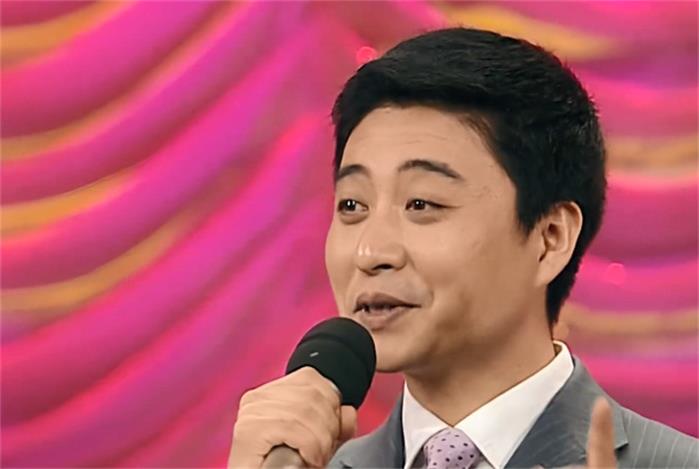 周炜