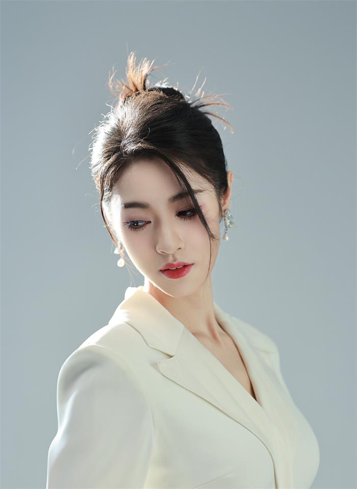 李允儿
